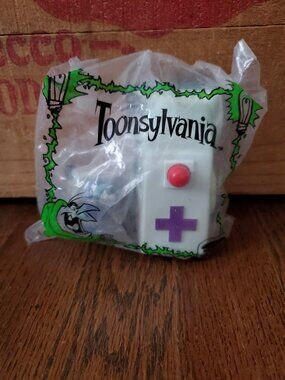 Vtg NEW Toonsylvania Ambulance & Patient Burger King Kids Club Meal Toy Sealed